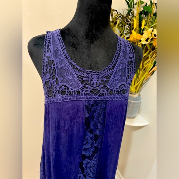 Love Fire Dark Blue Lace with Lace detailing Neckline Dress Size Medium - Picture 3 of 12